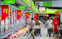 Image of Supermarkets to land planning boost in battle against German discounters